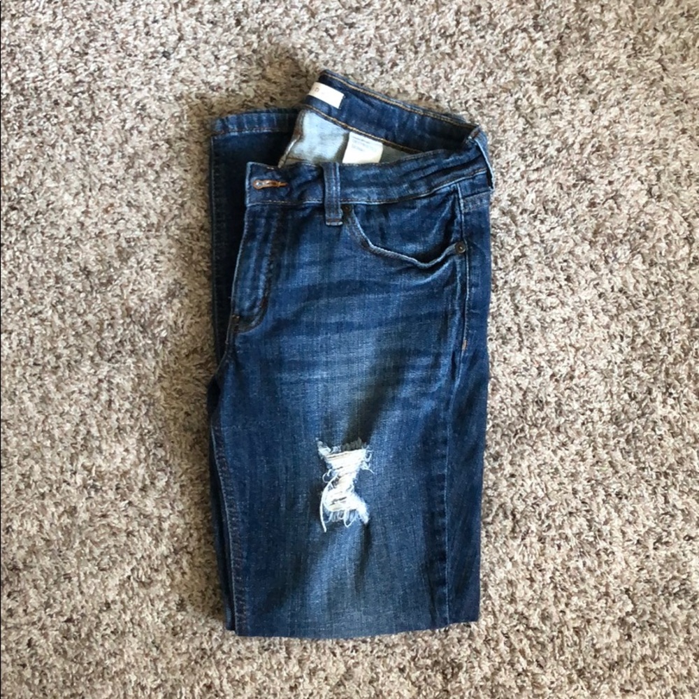 Minimal distressed medium wash jeans